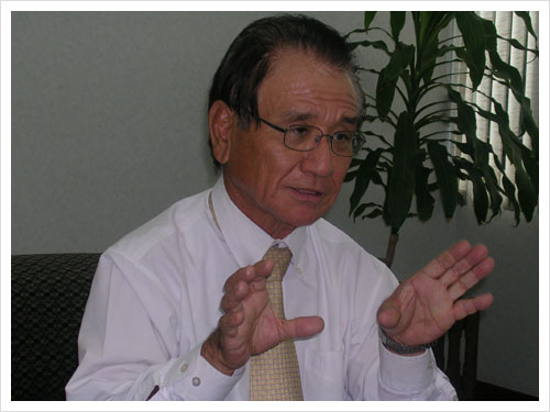 เลขาธิการบริษัทเดนโซ่ (ประเทศไทย) คุณมาซาโอกะ อิซาโอะ  (Mr.Isao Masaoka)
